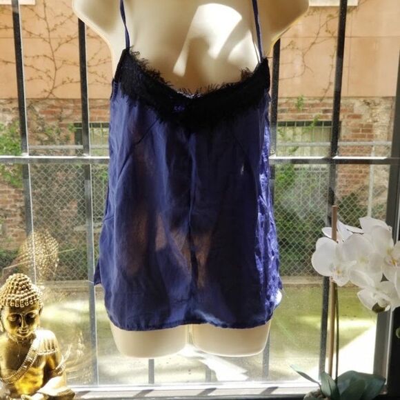 Comfy Lingerie with Lace detail, side split - Picture 3 of 7